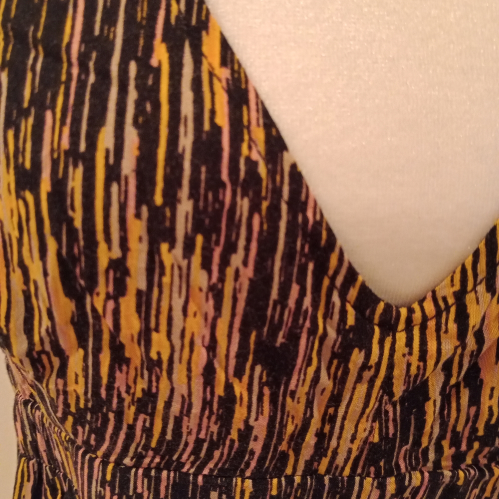 Vogue Multicolor Patterned Top - Picture 4 of 6